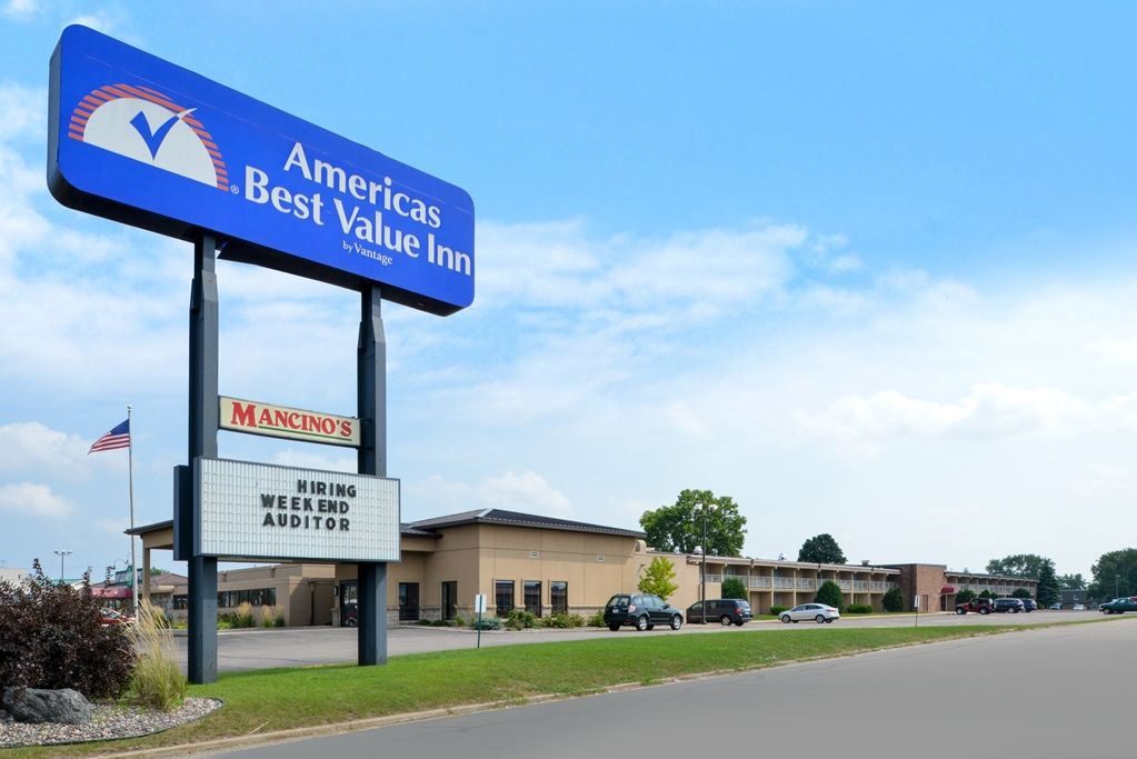 Americas Best Value Inn - Campus View О Клер Екстериор снимка