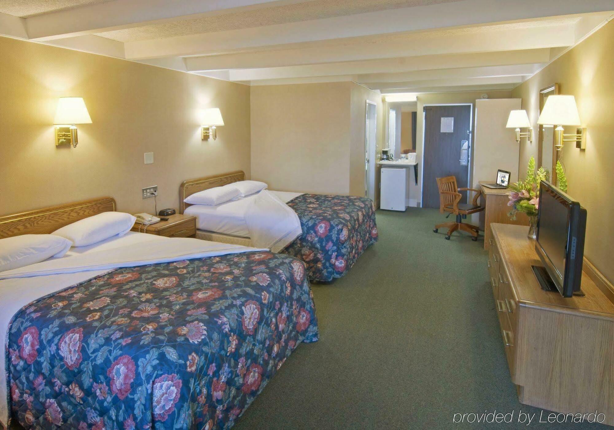 Americas Best Value Inn - Campus View О Клер Стая снимка